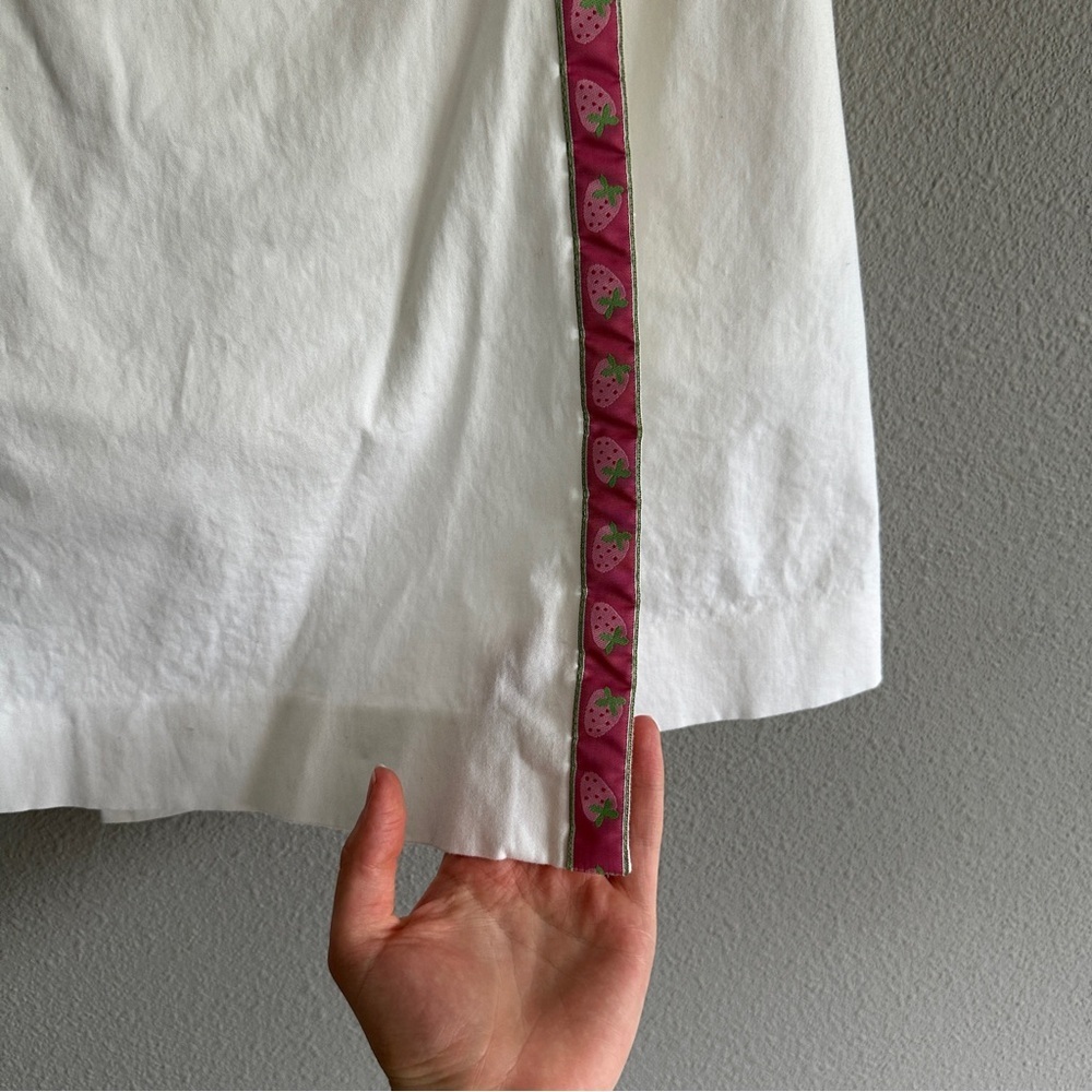 Lily Pulitzer White Skort Strawberry Print Pink Accent 8 - Picture 2 of 15